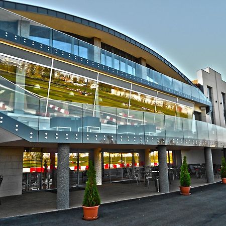 Gokart Hotel Kecskemet Ngoại thất bức ảnh