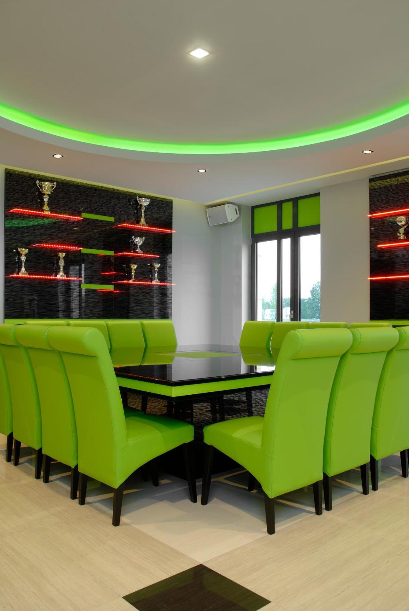 Gokart Hotel Kecskemet Ngoại thất bức ảnh