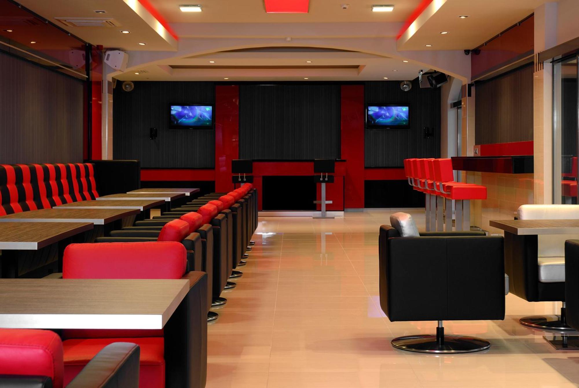Gokart Hotel Kecskemet Ngoại thất bức ảnh