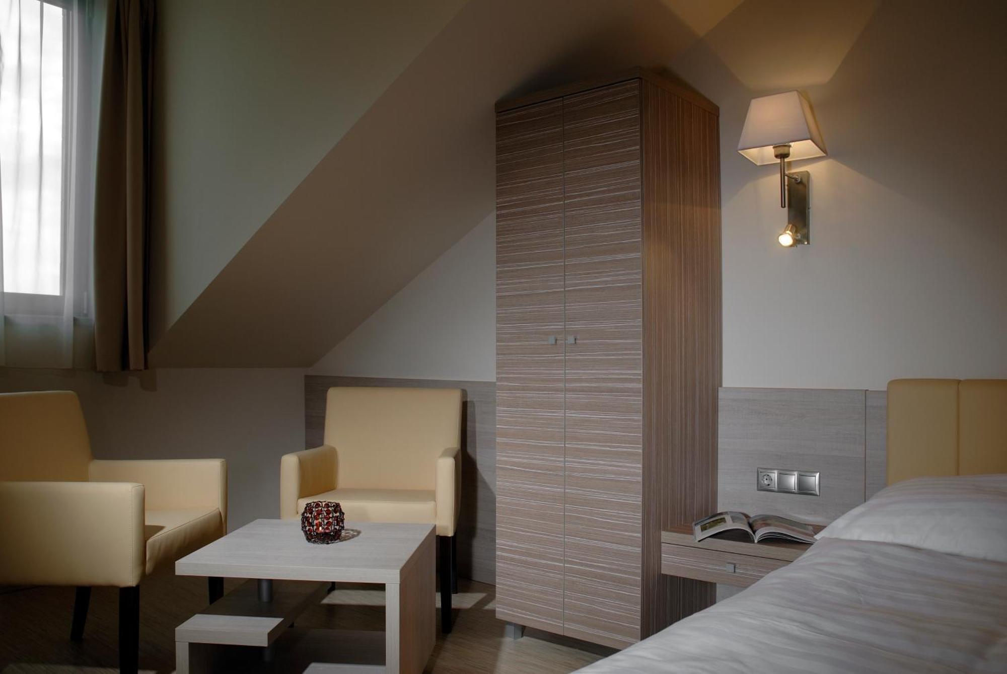 Gokart Hotel Kecskemet Ngoại thất bức ảnh