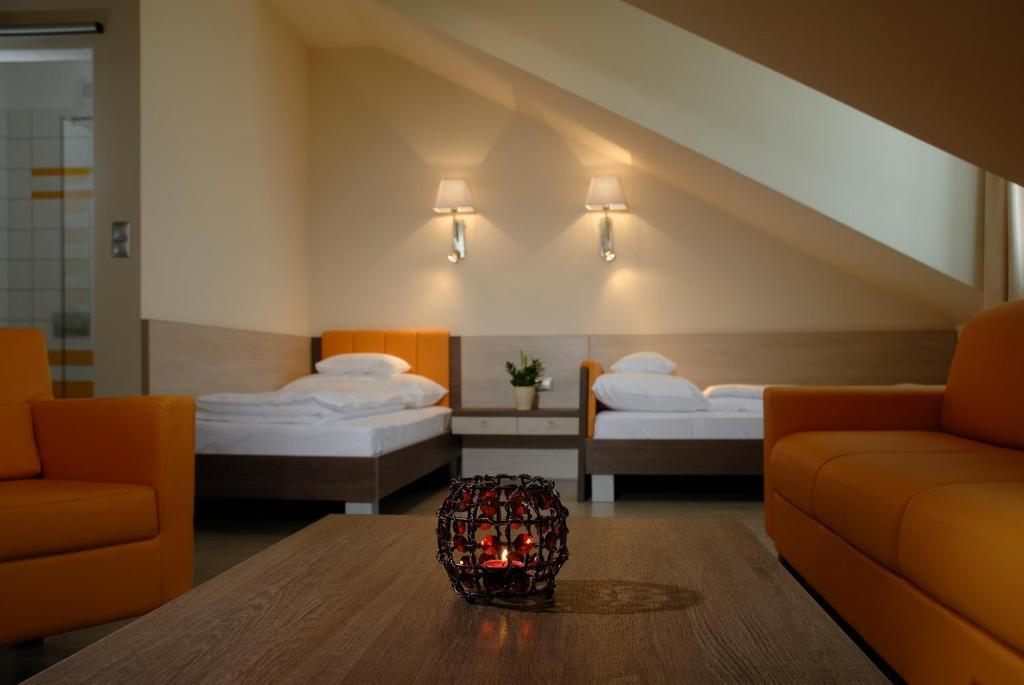 Gokart Hotel Kecskemet Phòng bức ảnh