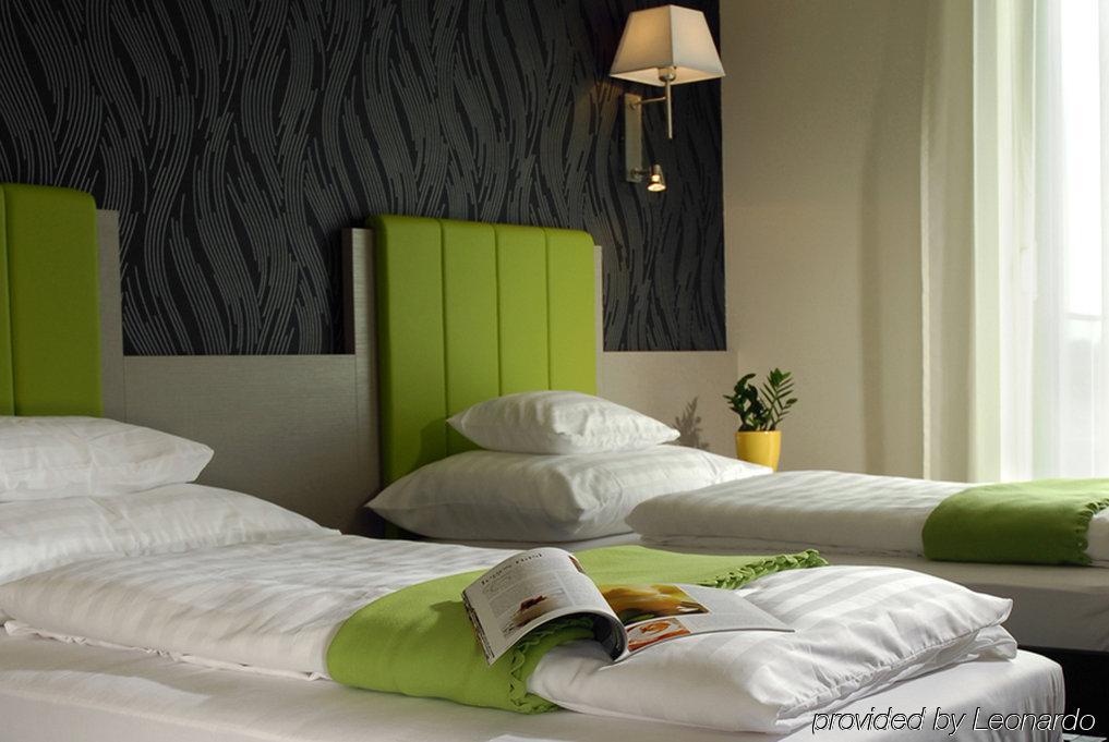 Gokart Hotel Kecskemet Ngoại thất bức ảnh