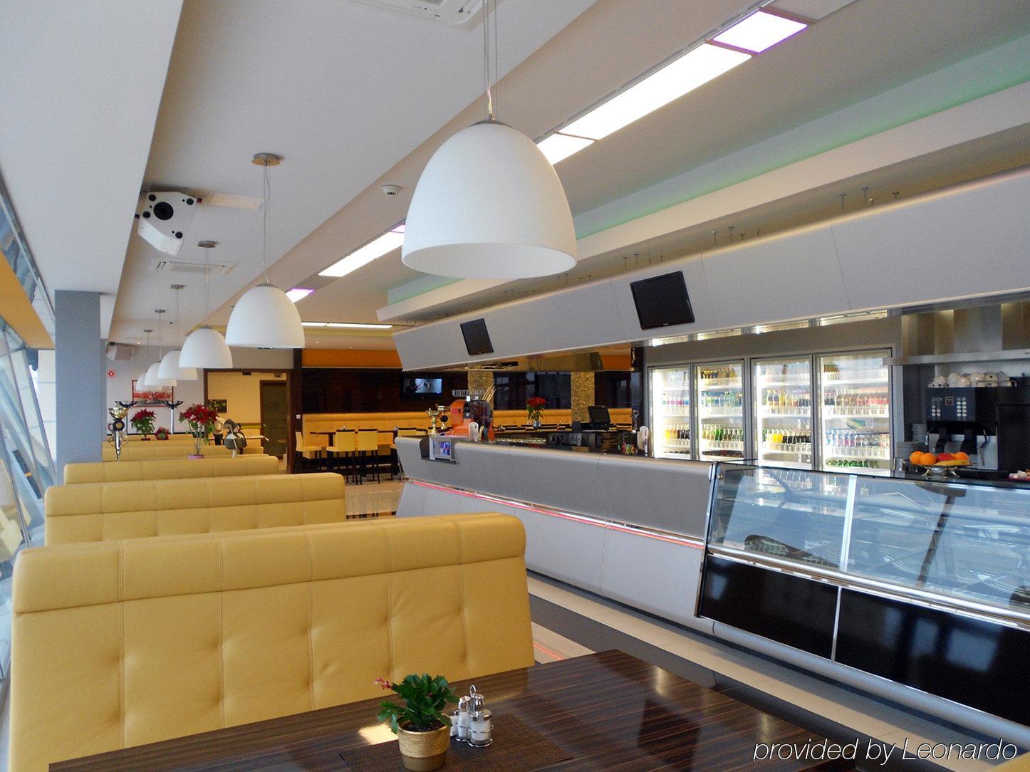 Gokart Hotel Kecskemet Ngoại thất bức ảnh