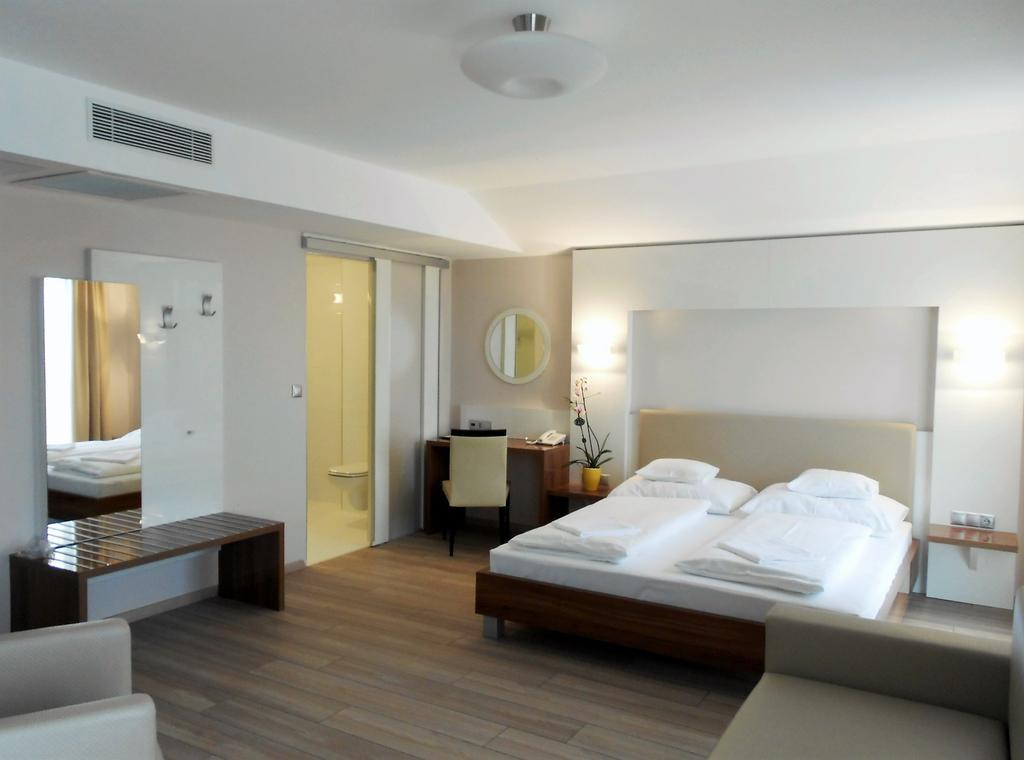 Gokart Hotel Kecskemet Ngoại thất bức ảnh