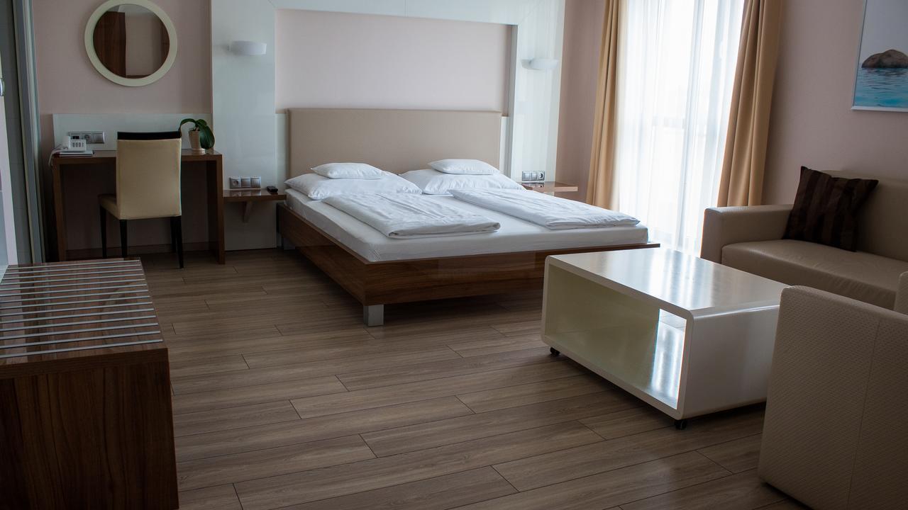Gokart Hotel Kecskemet Ngoại thất bức ảnh