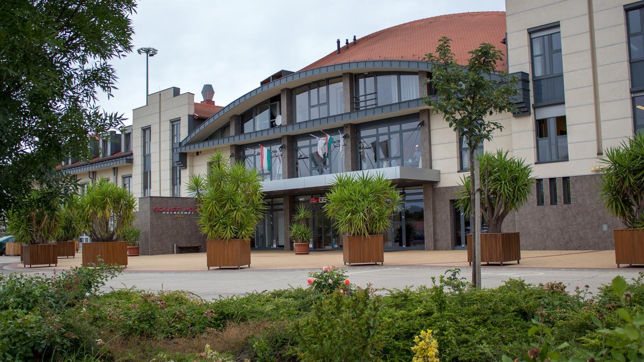 Gokart Hotel Kecskemet Ngoại thất bức ảnh