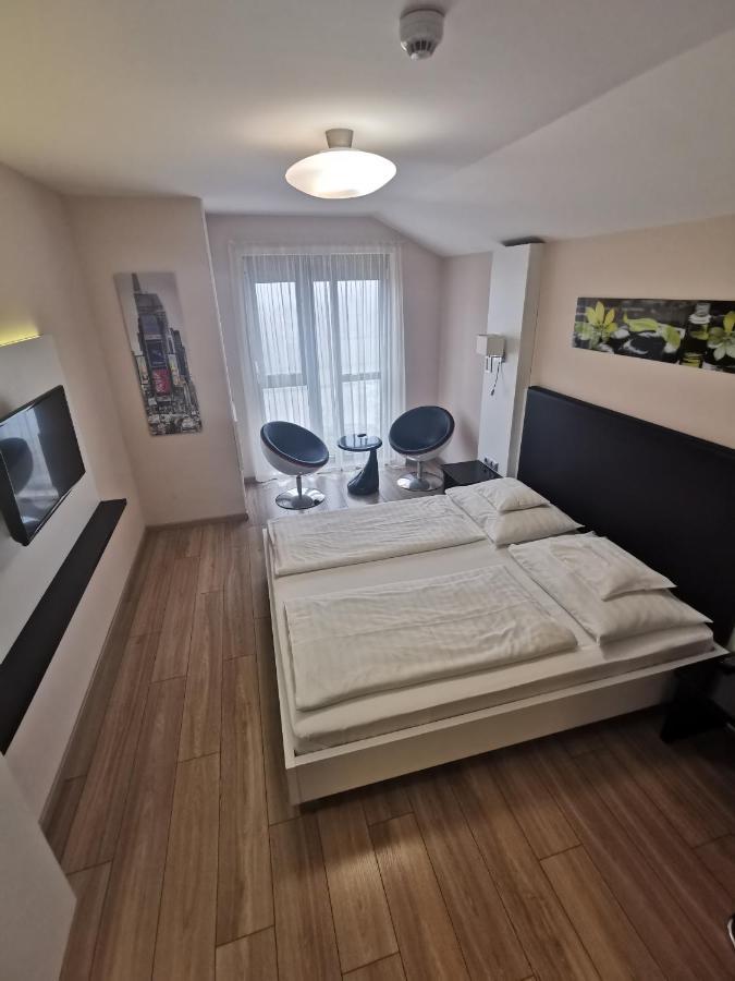 Gokart Hotel Kecskemet Ngoại thất bức ảnh